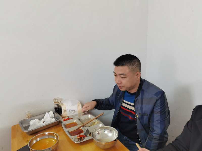 強監(jiān)督，重引導，杜絕“舌尖上的浪費”
